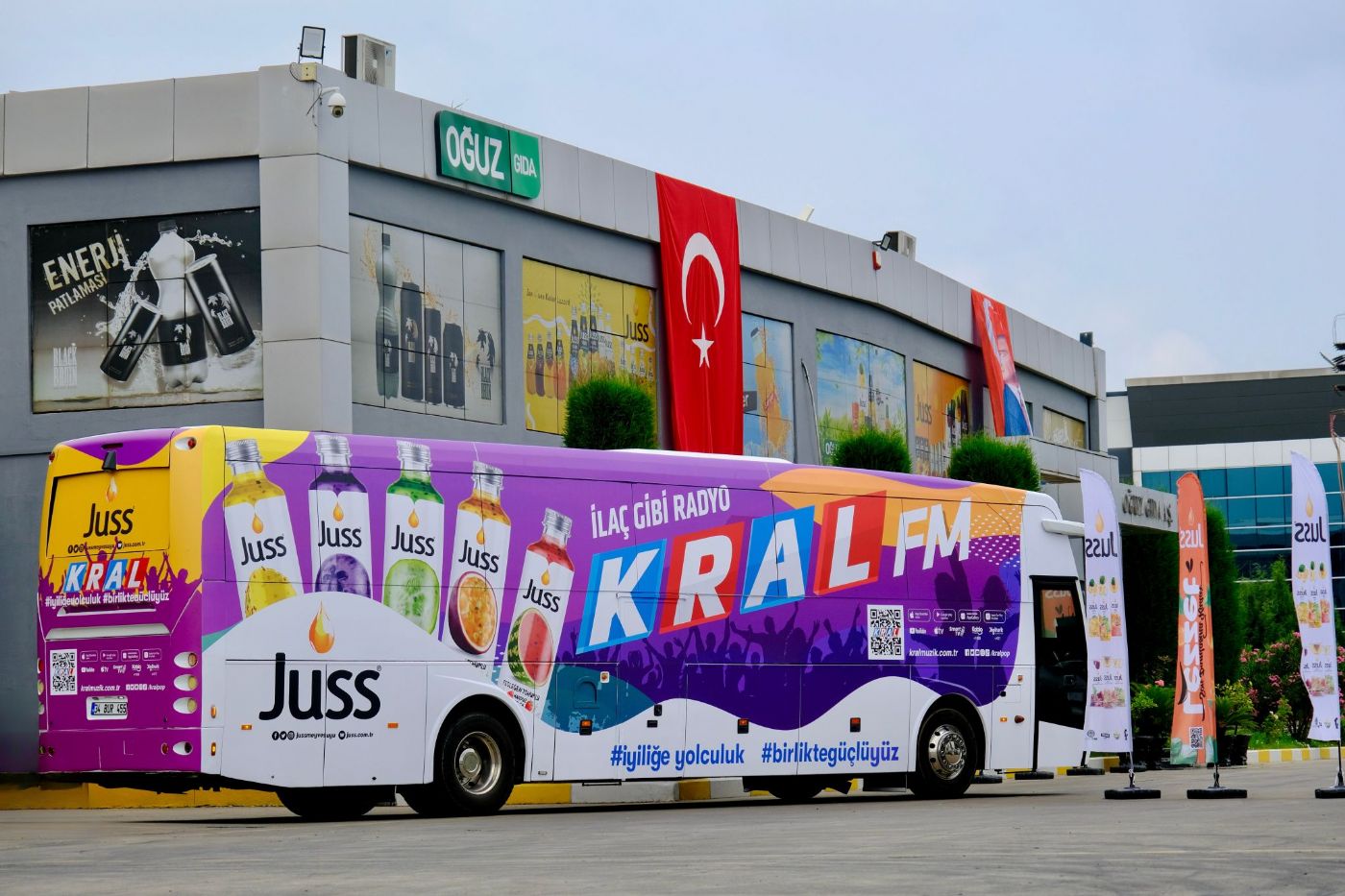 Juss Meyve Suları  Juss & Kral Fm İyiliğe yolculuk